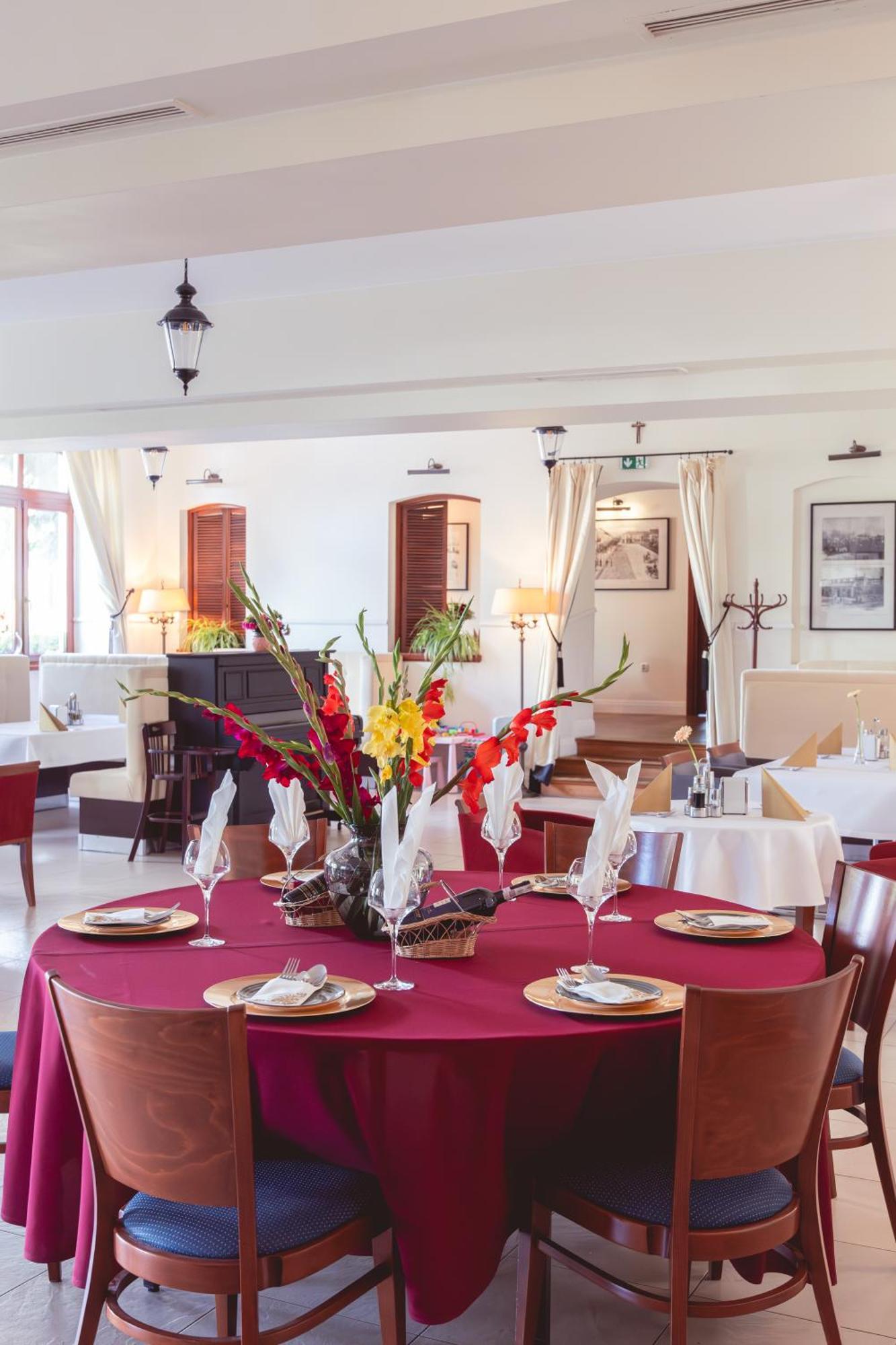 ביאלה פולדאסקה Hotel Skala מראה חיצוני תמונה